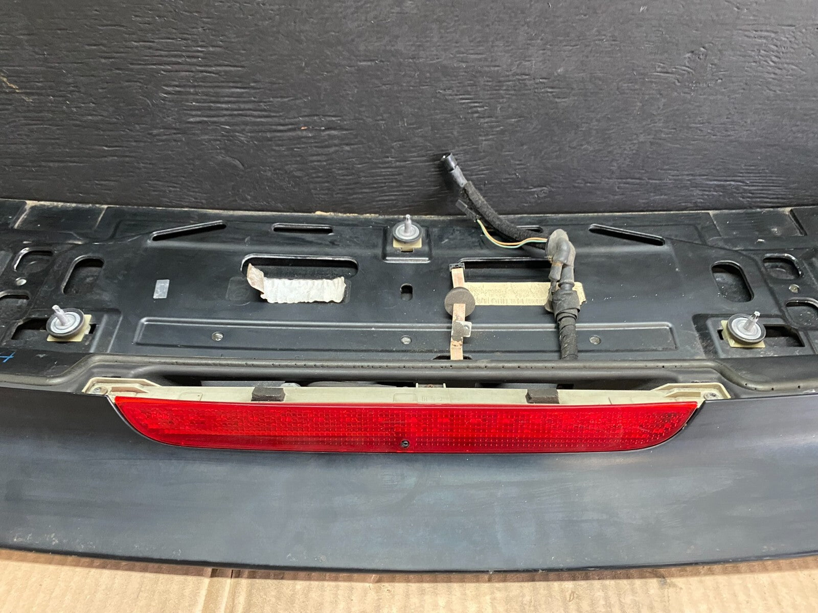 2007 to 2013 BMW X5 Trunk Hatch Spoiler 7157689 C9694 OEM DG16