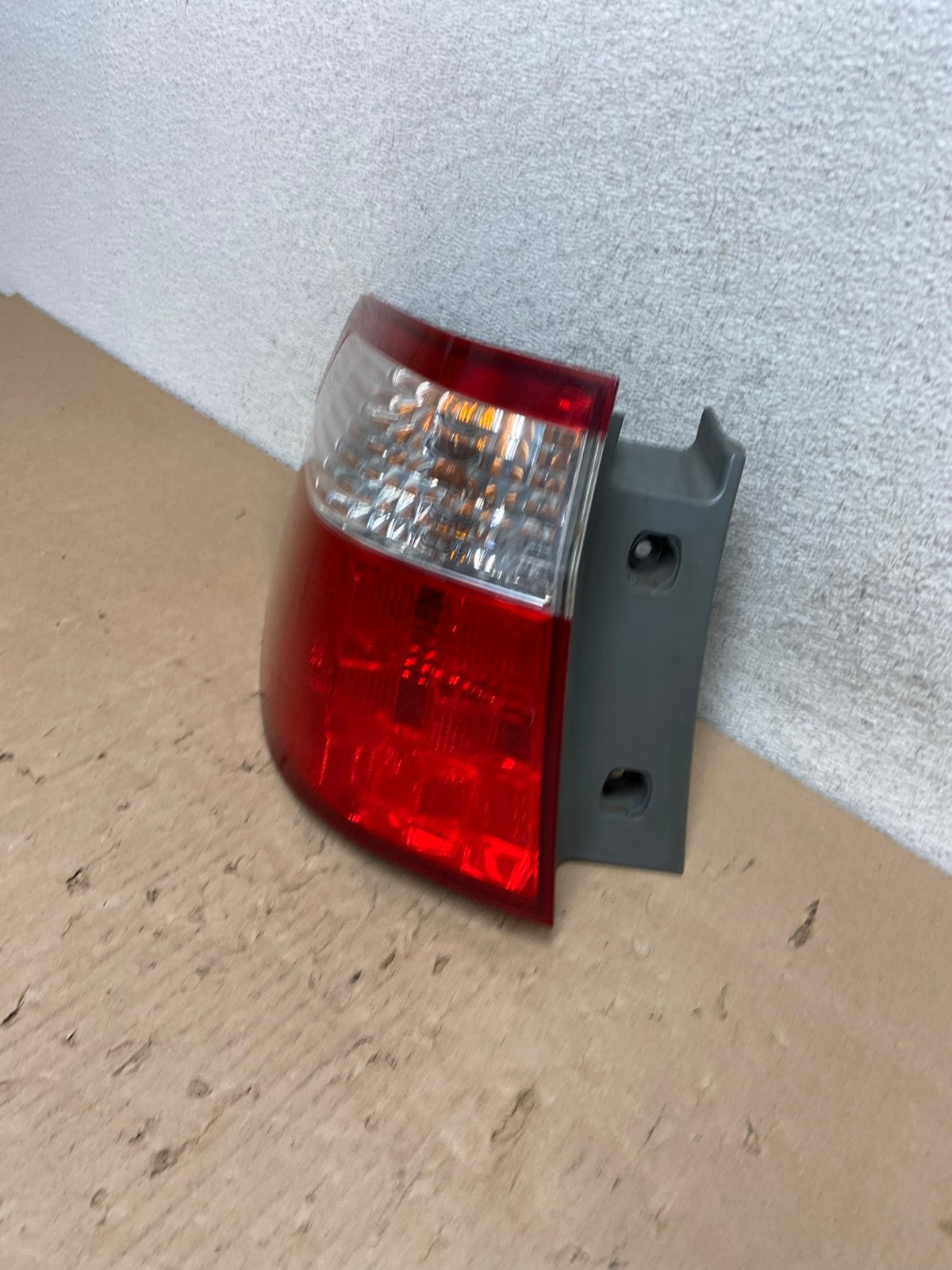 2005 2006 2007 Honda Odyssey Left Driver LH Side Tail Light AG6795 LK1