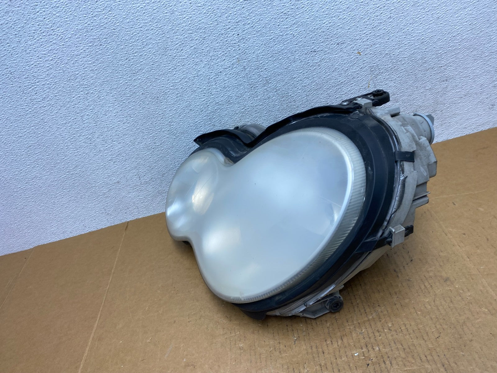 2005 to 2007 Mercedes-Benz C-Class Left Driver LH Side Headlight AD9226 DW1