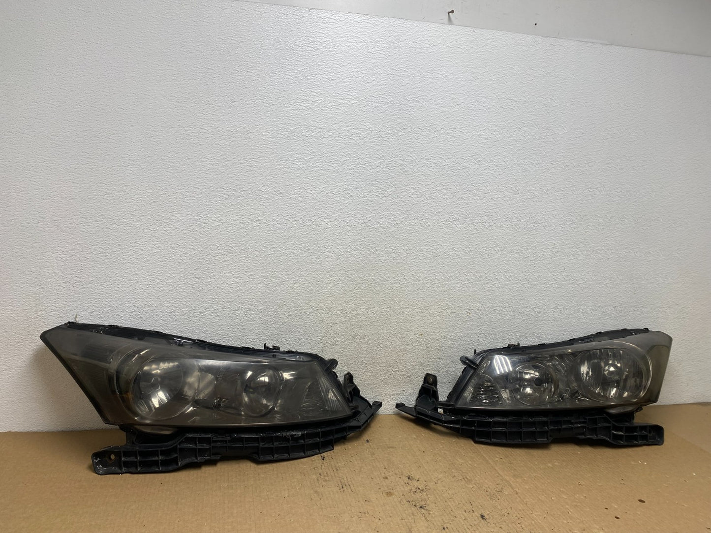 2008 to 2012 Honda Accord Sedan Left+Right Set Halogen Headlights AG2379 DW2