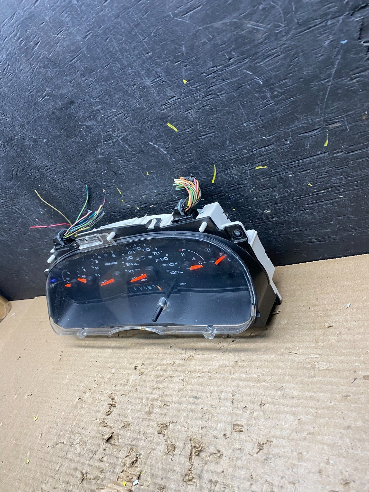 2004 to 2008 Ford E350 Gauge Speedometer Cluster s9160 DG2
