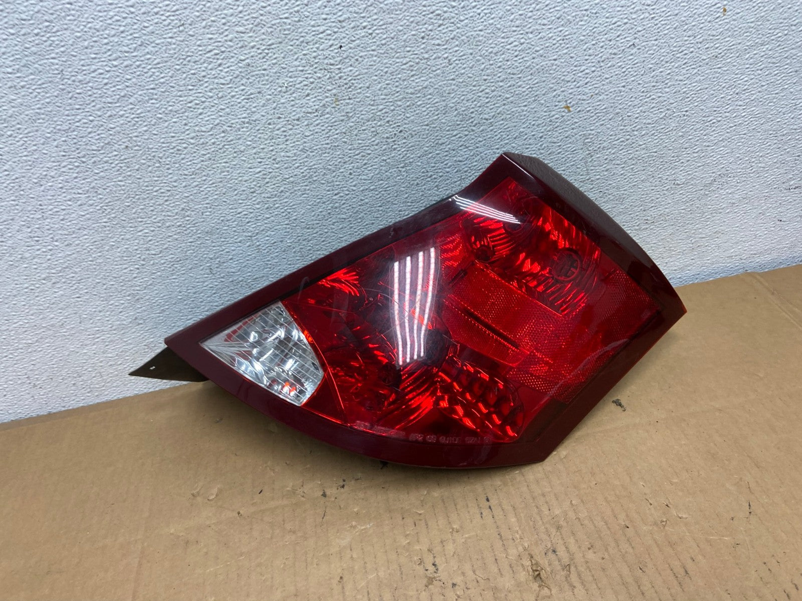2003-2007 Saturn Ion Passenger Right RH Side Tail Light Tail Light AD0869 LK0