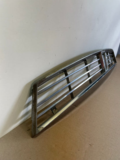 1984 to 1991 Jaguar XJS Front Upper Grille Grill AI0697 DG2