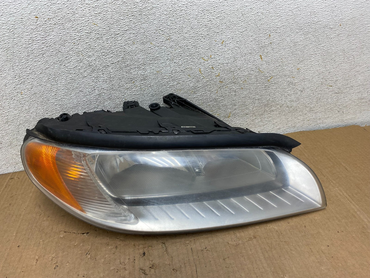 2008 to 2013 Volvo XC70 V70 S80 Right Passenger Side Halogen Headlight AI8934 DW0