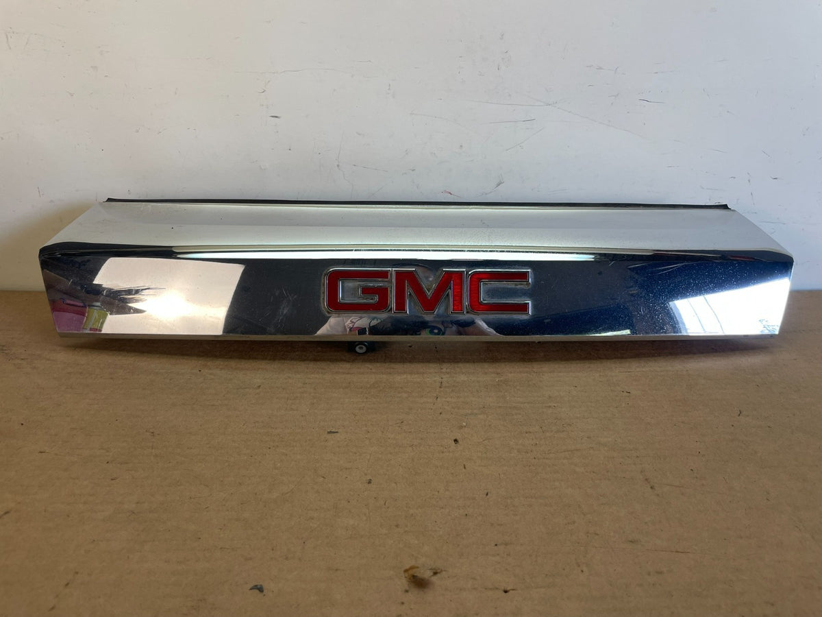 2011-2015 GMC Terrain Tailgate Liftgate Chrome Finish Molding Camera AF8818 DG0