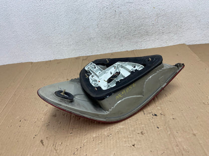 No Led 2003-2006 Mercedes E Class Sedan Right Passenger Side Tail Light Y8357 DW5