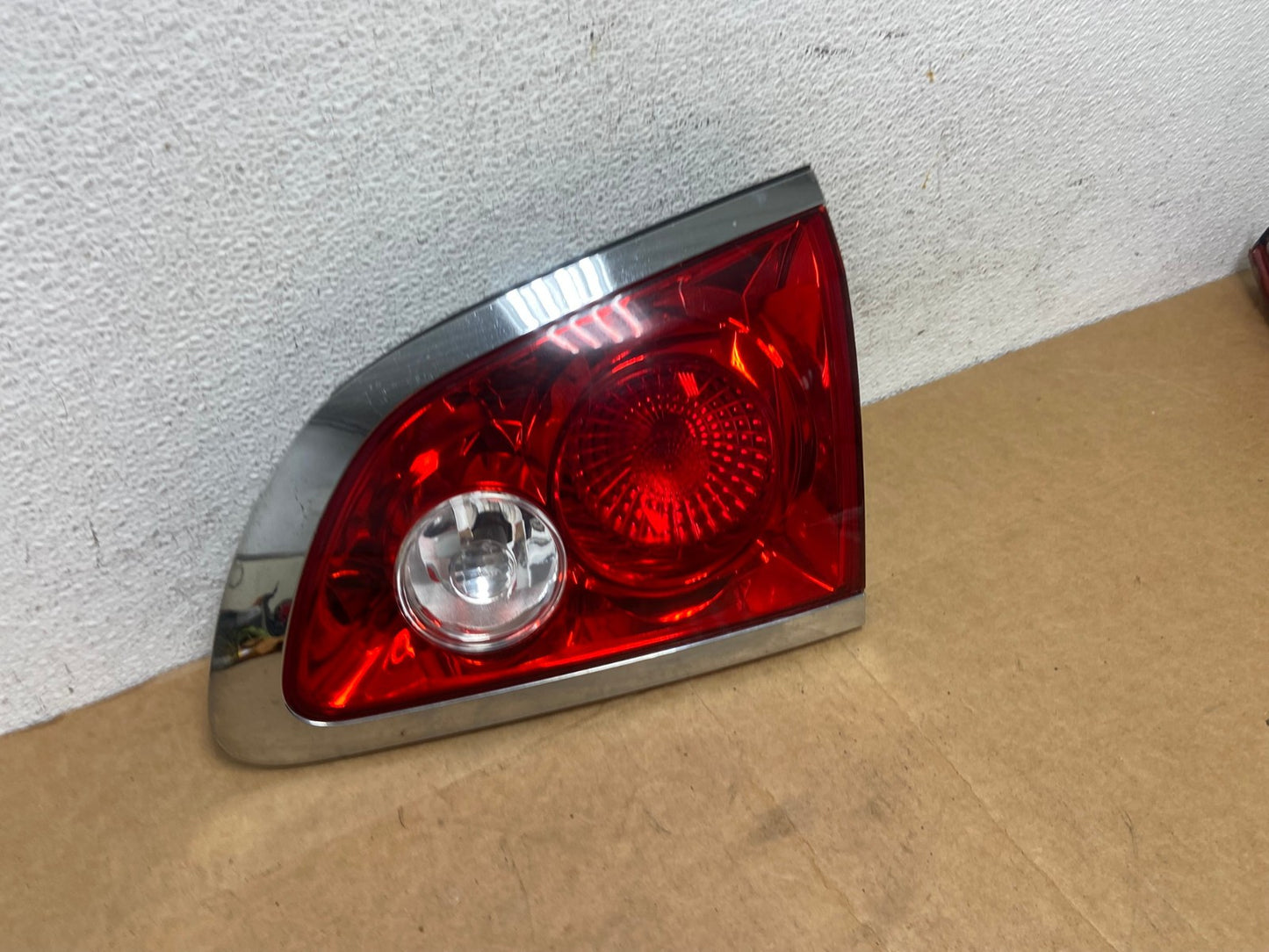 2008-2012 Buick Enclave Right Passenger Rh Inner Tail Light AD4437 LK2