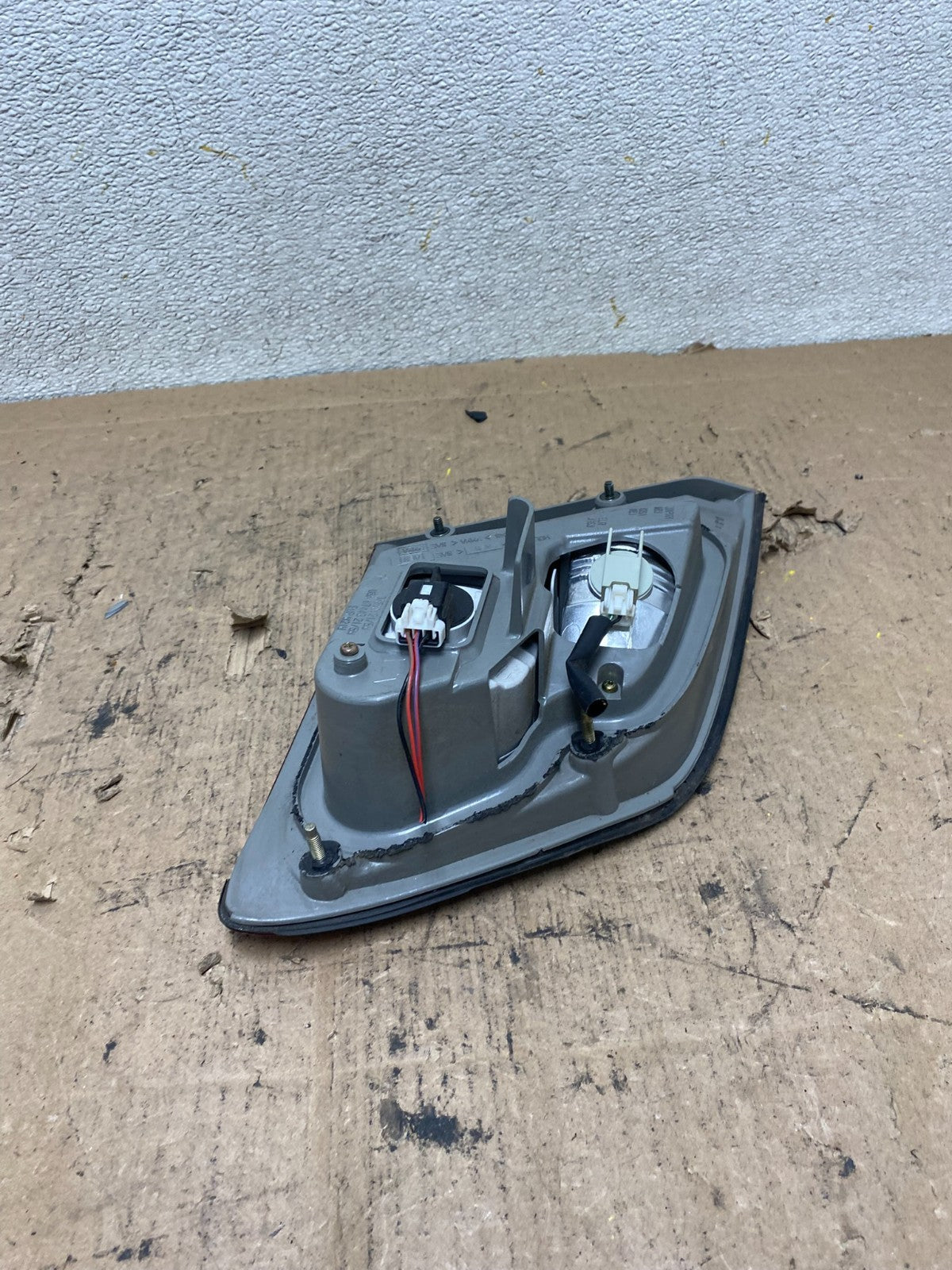 2000-2001 Infiniti i30 Right Passenger Rh Side Tail Light Inner Oem S1777 DW4