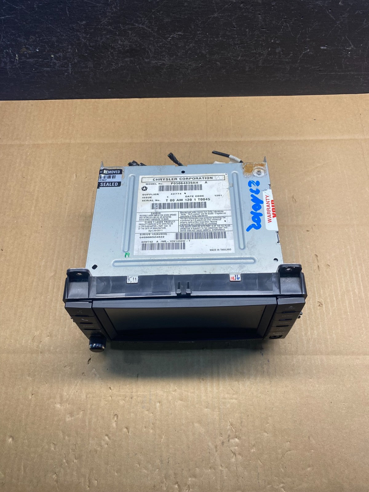 2011 to 2013 Jeep Grand Cherokee Media Satellite Radio Screen Display AD1570 DW3