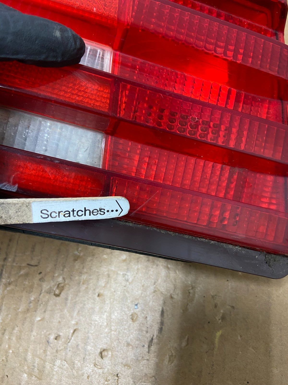 1990 - 1995 Mercedes R129 SL500 SL600 Rear Left Driver Side Tail Light AE2643 DG4
