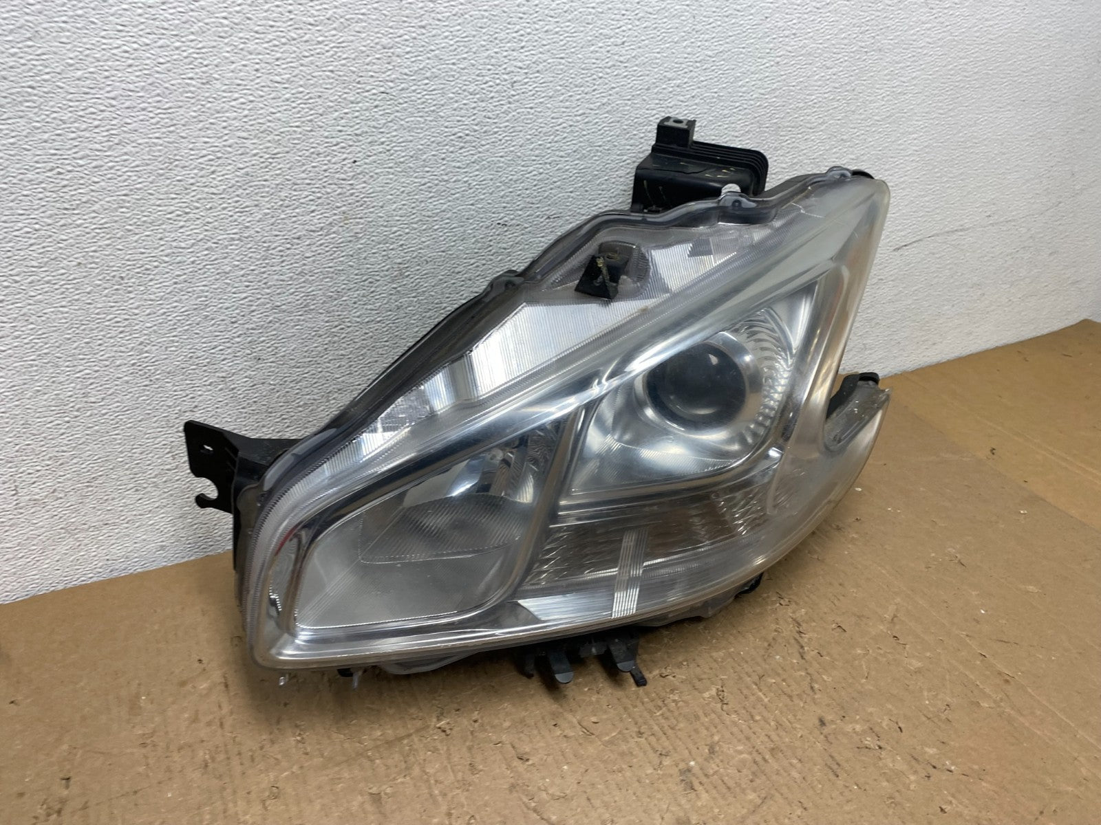 2009-2014 Nissan Maxima Headlight Left Driver Side Xenon HID AD8766 DW2