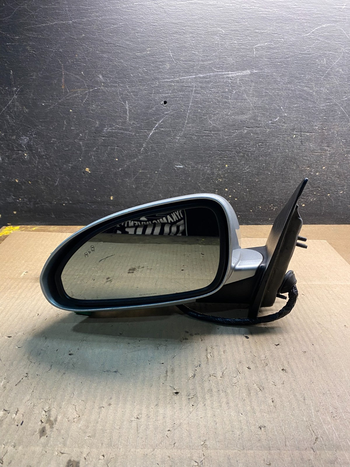 2008-2012 Buick Enclave Left Driver Heat Door Blind spot Mirror OEM Z5258 MS8