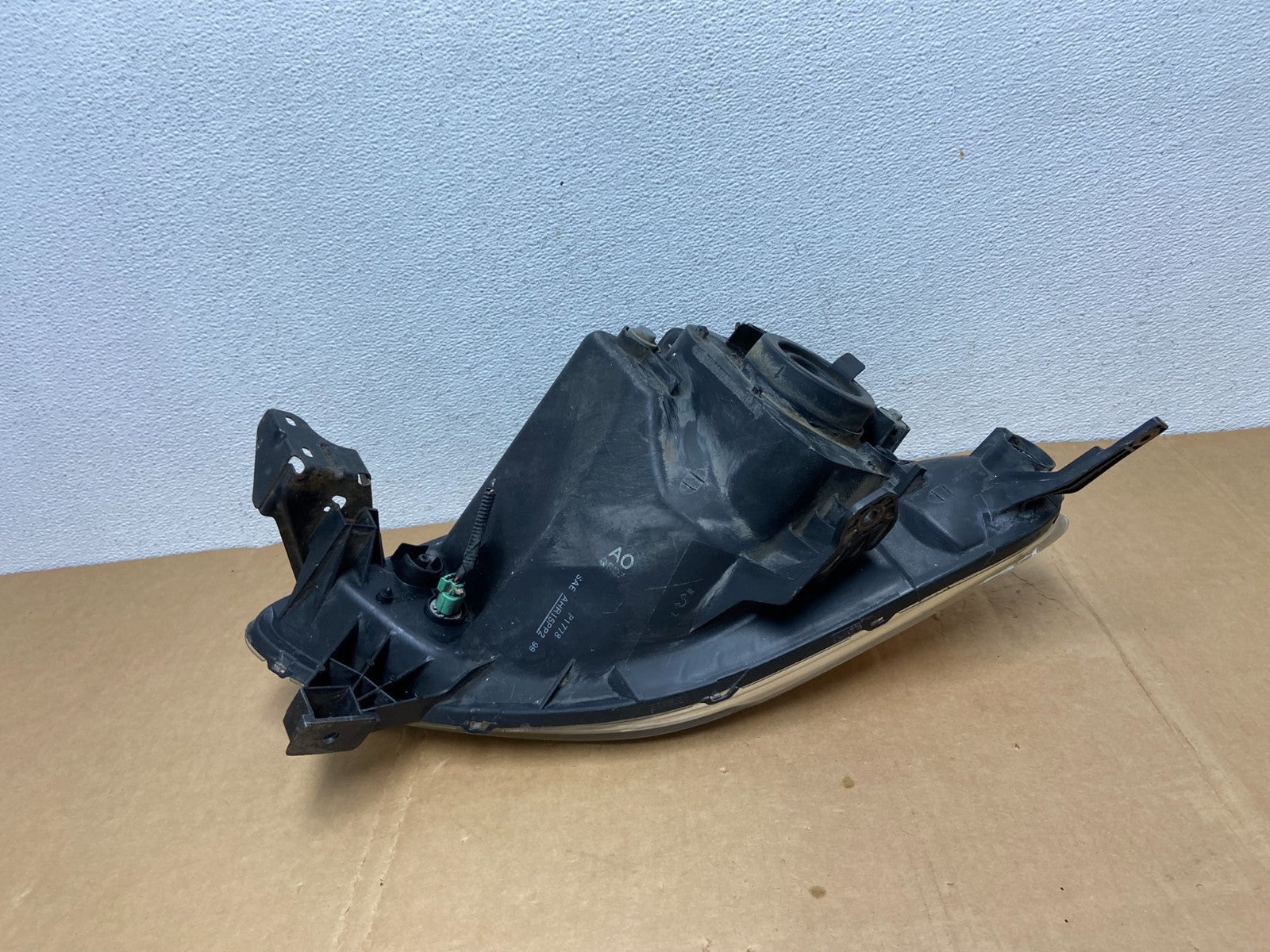 2002 to 2004 Honda Crv Cr-v Left Driver Halogen Headlight AC8379 DW5