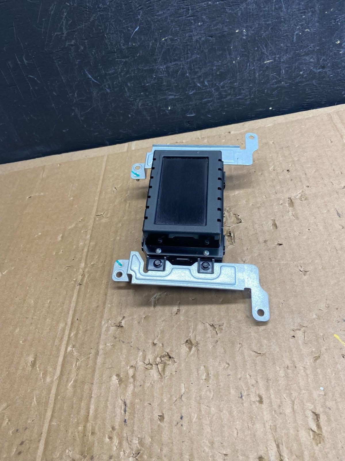 2013 to 2016 Ford Taurus 4.2" Radio Navigation Screen Module AD2257 DG1
