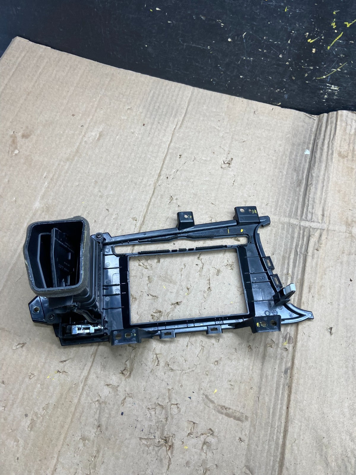 2011 2012 2013 Kia Optima Front  Dash Radio Bezel Trim Air Vent OEM x1920 DG3