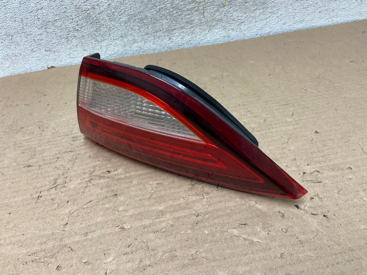 2015 to 2017 Chrysler 200 Sedan Right Passenger Inner Tail Light AI0966 LK1