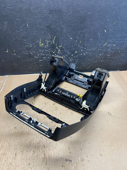2008-2012 Land Rover LR2 OEM Center Radio Climate Dash Air Vent Bezel ab5581 DG4