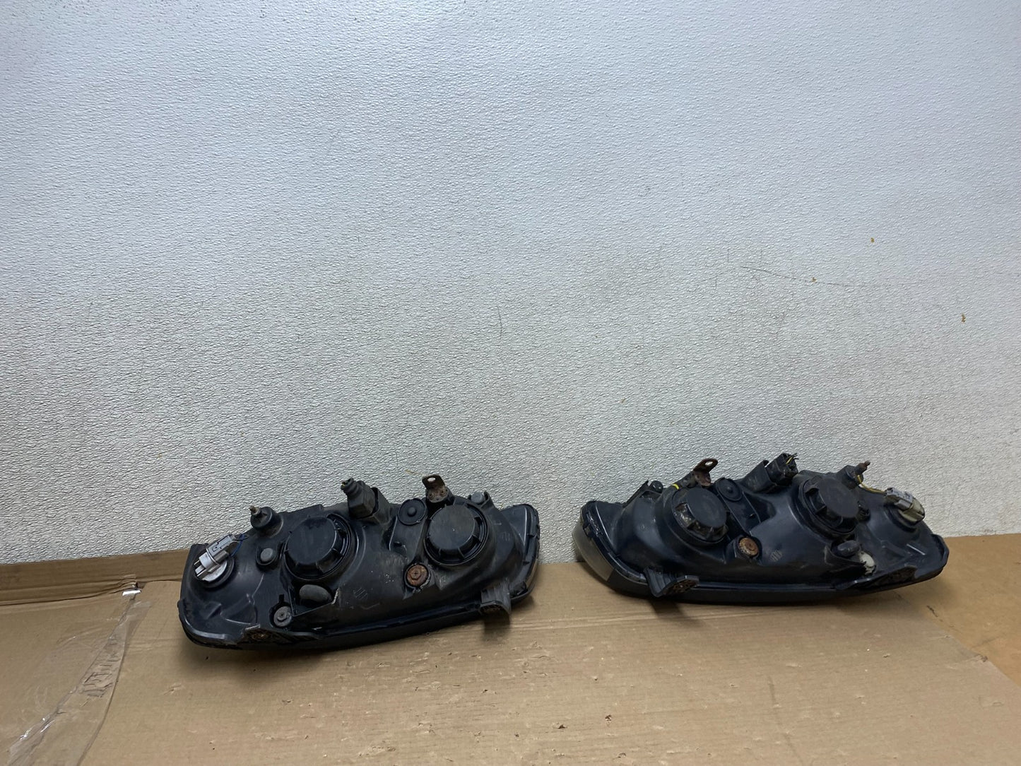 2004 2005 2006 Hyundai Elantra Left+Right Set Halogen Headlights U0824 DW10