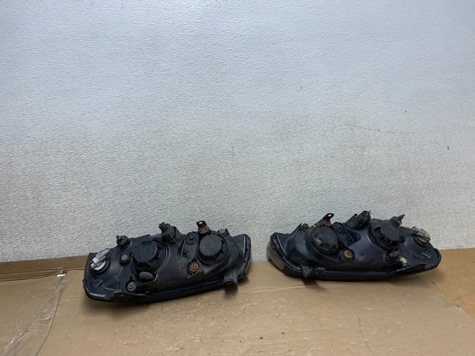 2004 2005 2006 Hyundai Elantra Left+Right Set Halogen Headlights U0824 DW10