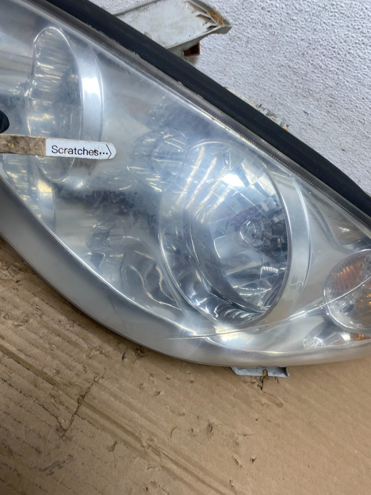 2005 to 2006 Toyota Camry Left Driver LH Halogen Headlight AD4338 DW3