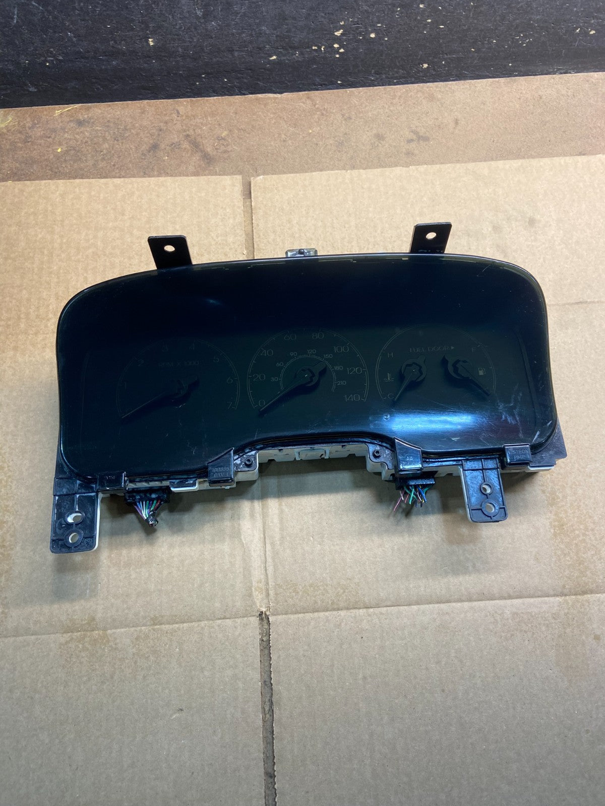 2004 to 2005  Lincoln Navigator Aviator Speedometer Gauge Cluster Y7407 DG1