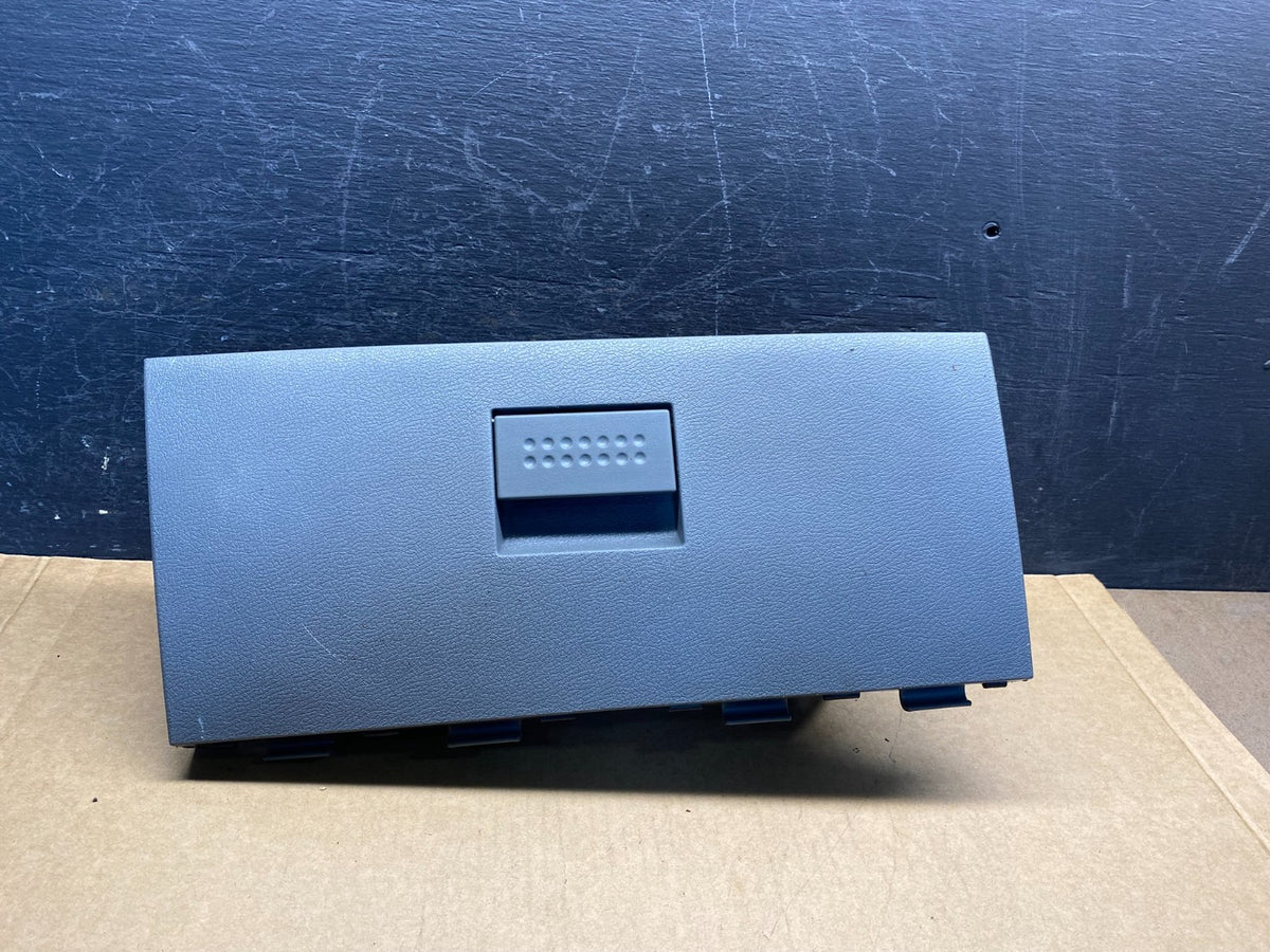 2004 to 2009 Dodge Durango Right Passenger RH Glove Box Compartment AH7075 DG0