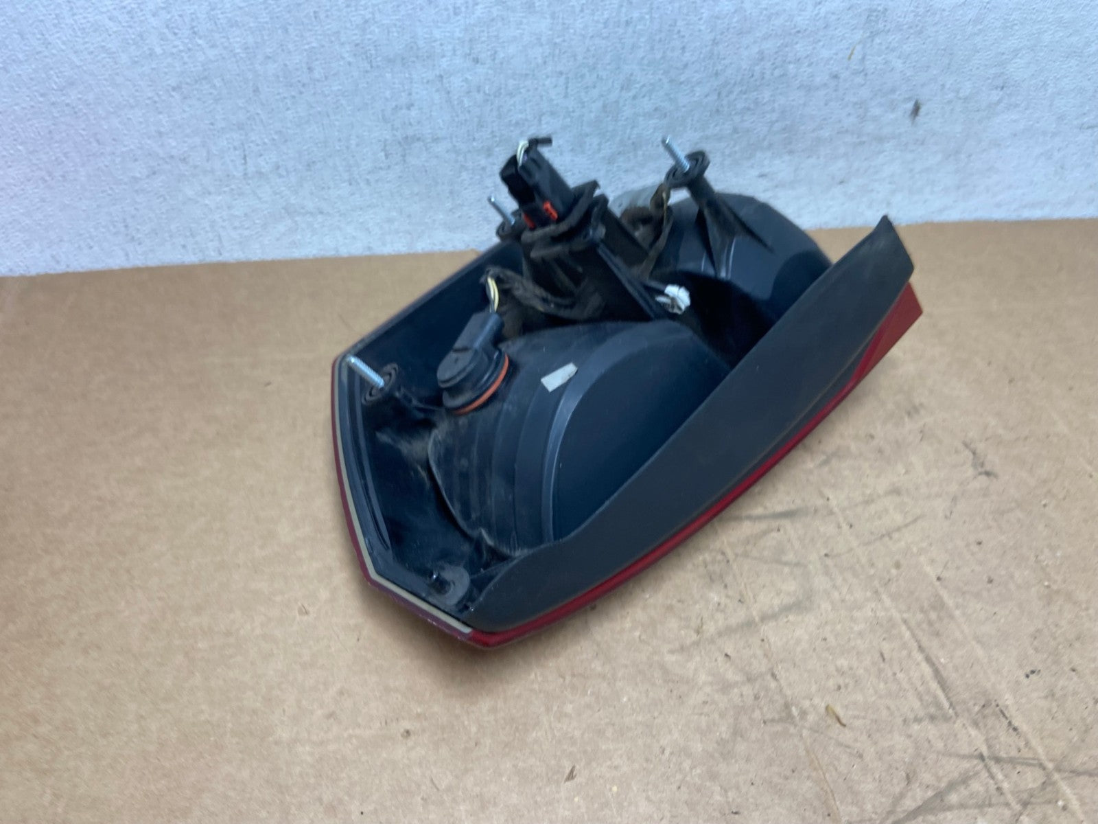 2005 - 2007 Chrysler 300 Left Driver Lh Side Tail Light AD6357 LK4