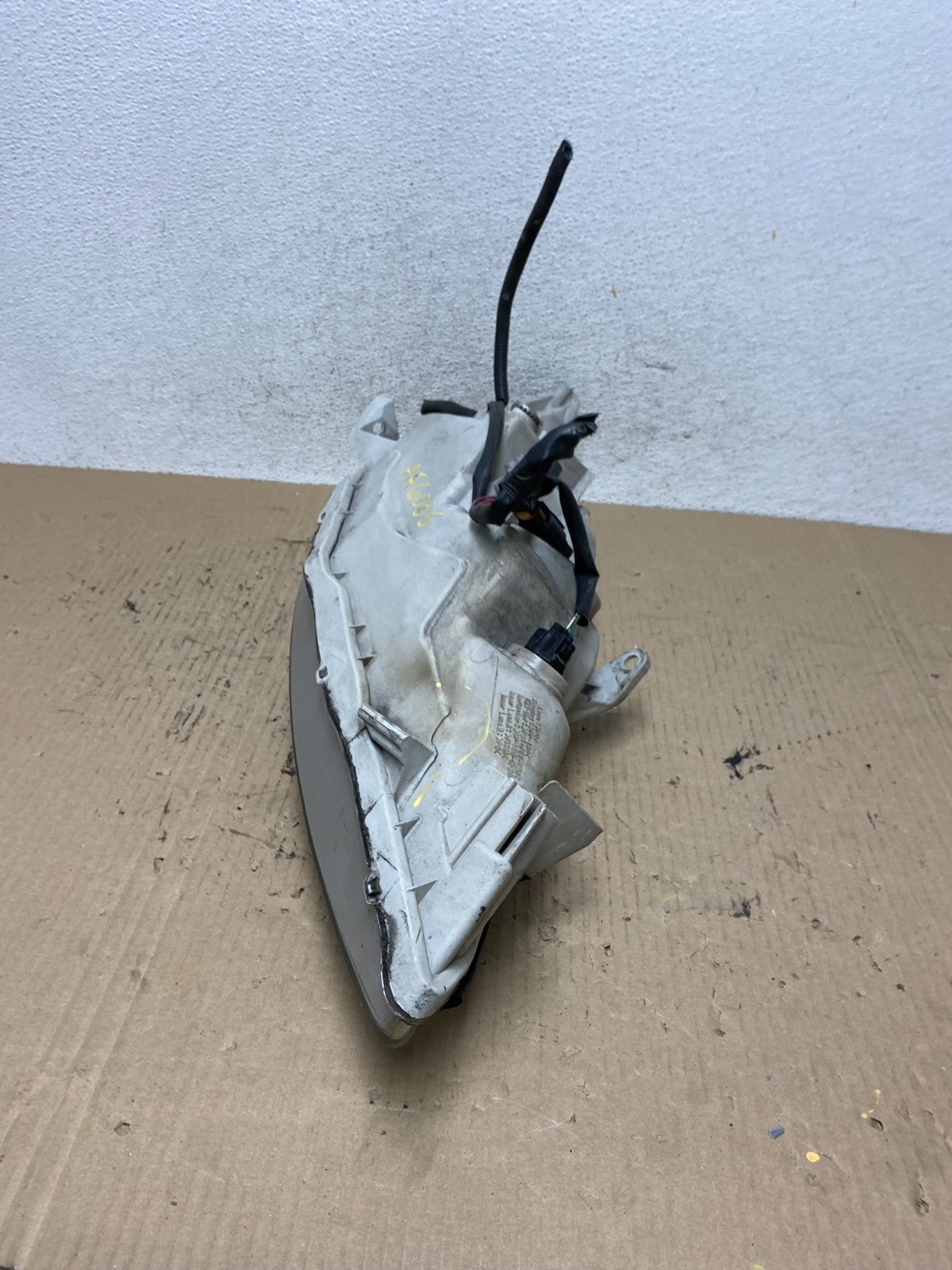 2005 to 2006 Toyota Camry Left Driver LH Halogen Headlight AF6006 DW6