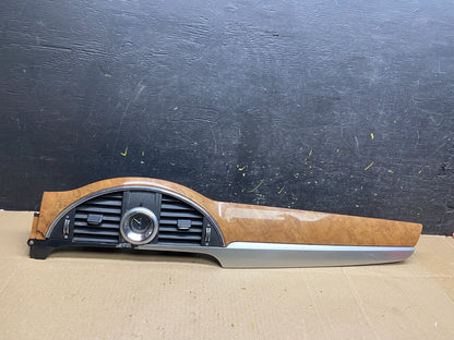2008 to 2017 Buick Enclave Dash Center Clock Bezel Air Vent Trim Oem T9277 DG0