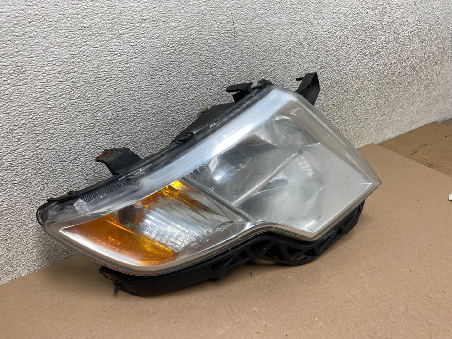 2007 to 2010 Ford Edge Right Passenger RH Halogen Headlight AB4979 DW2