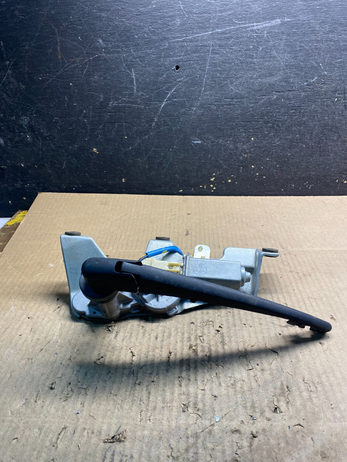 2003 to 2005 Subaru Forester Rear Wiper Motor 86510SA070 z4838 DG3