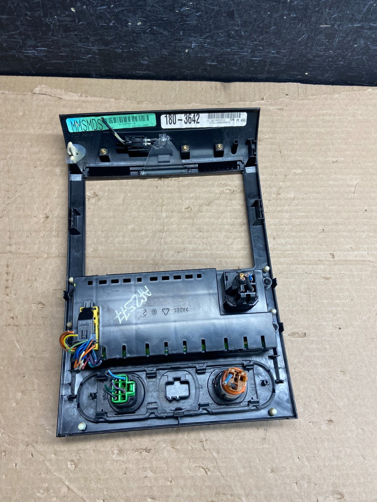 2004 to 2008 Ford F150 Radio Climate Dash Bezel Surround Black af2577 DG3
