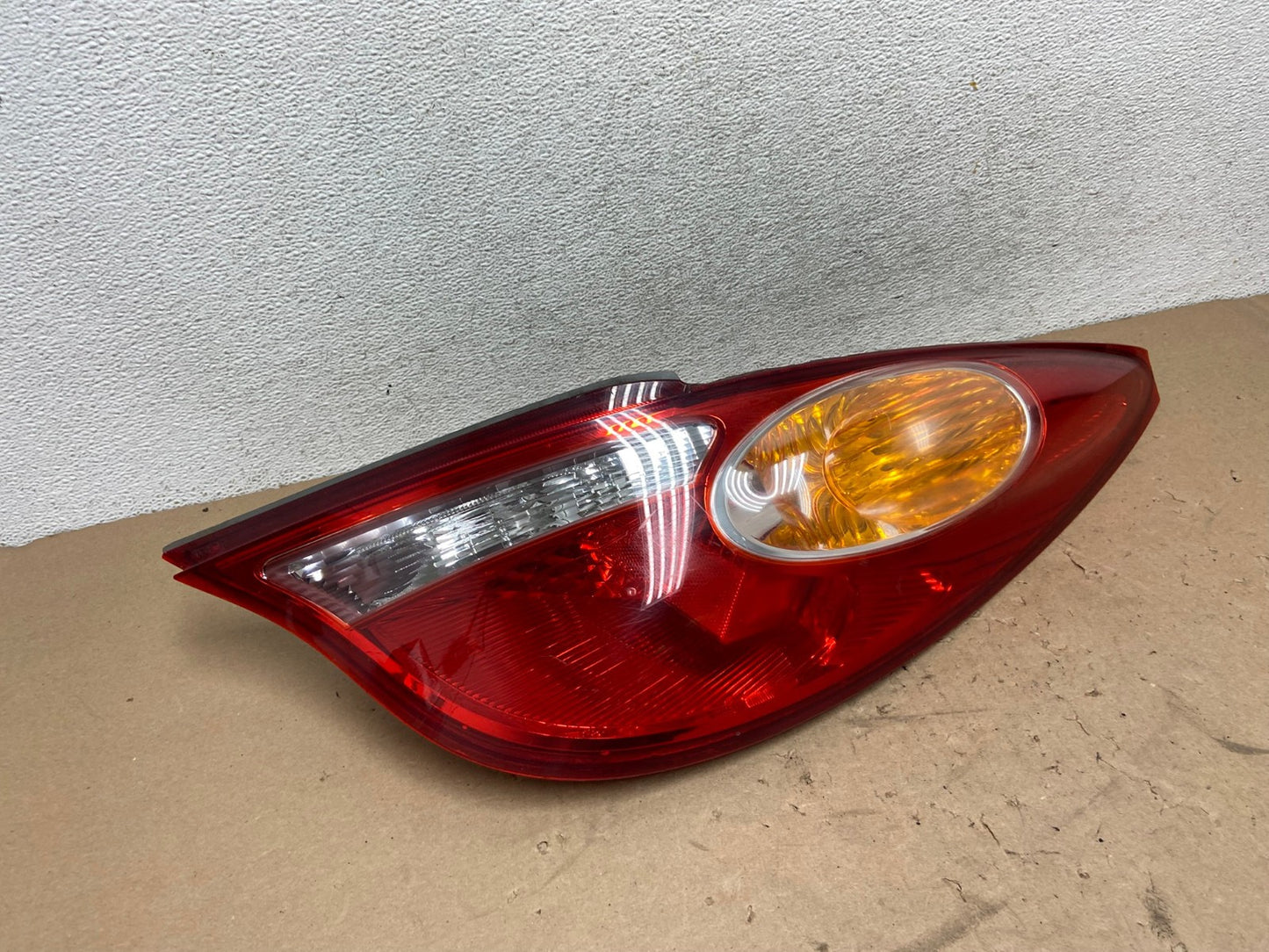 2004 to 2006 Toyota Solara Right Passenger Side Tail Light AG4290 LK2