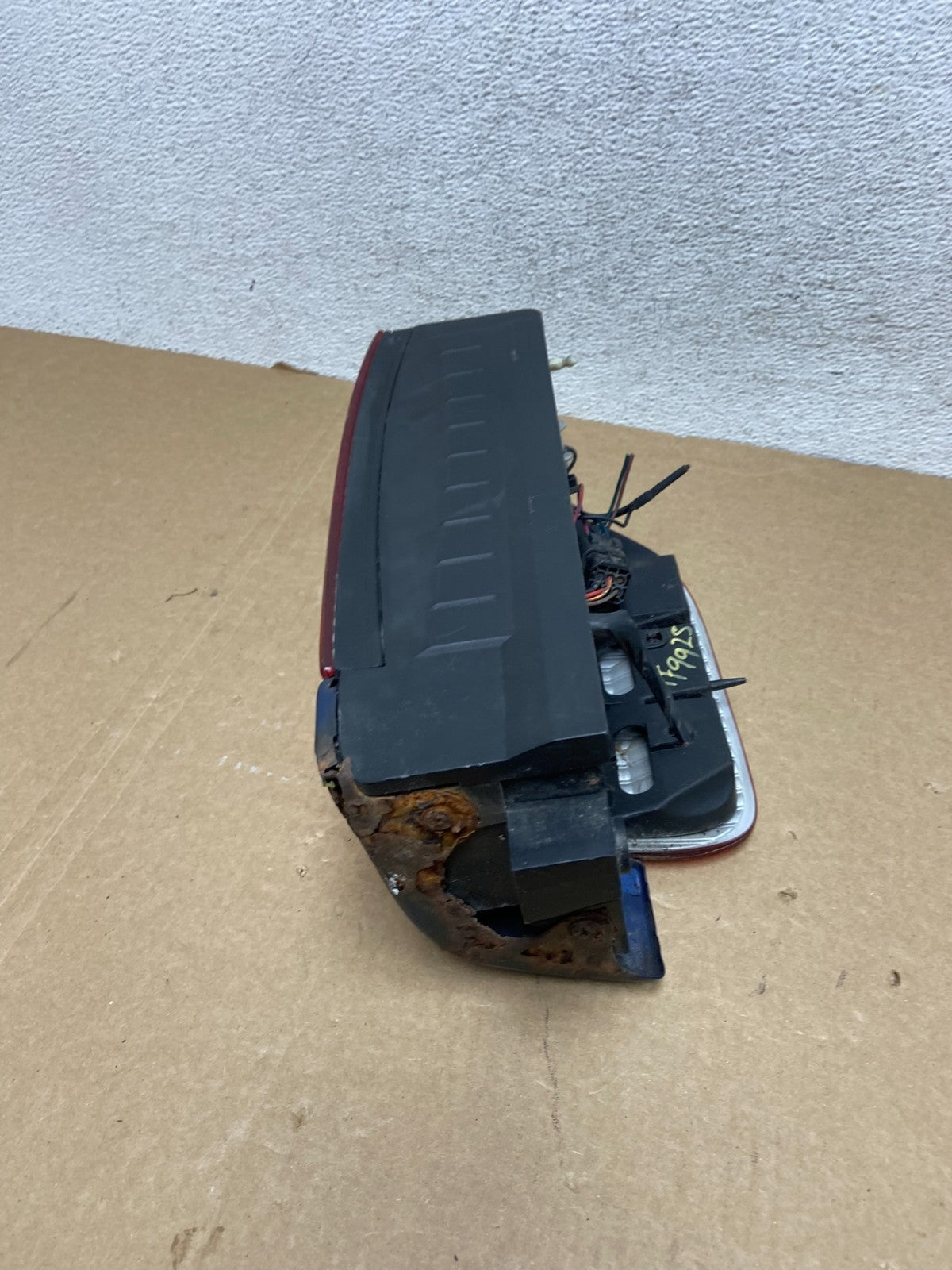 2000 to 2004 Isuzu Rodeo Left Side Tail Lights AF99256