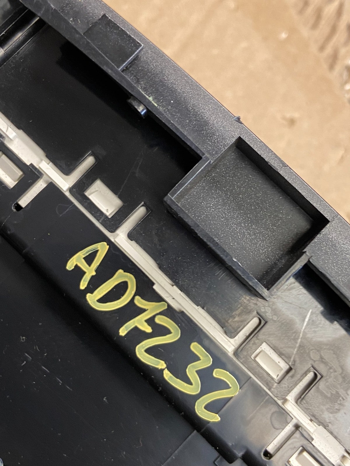 2002 - 2003 Lexus ES300 Center Dash A/C AC Heater Climate Control Unit ad7232 DG9