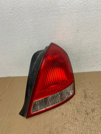2001 2002 2003 Hyundai Elantra Right Passenger Rh Tail Light AC4155 LK0