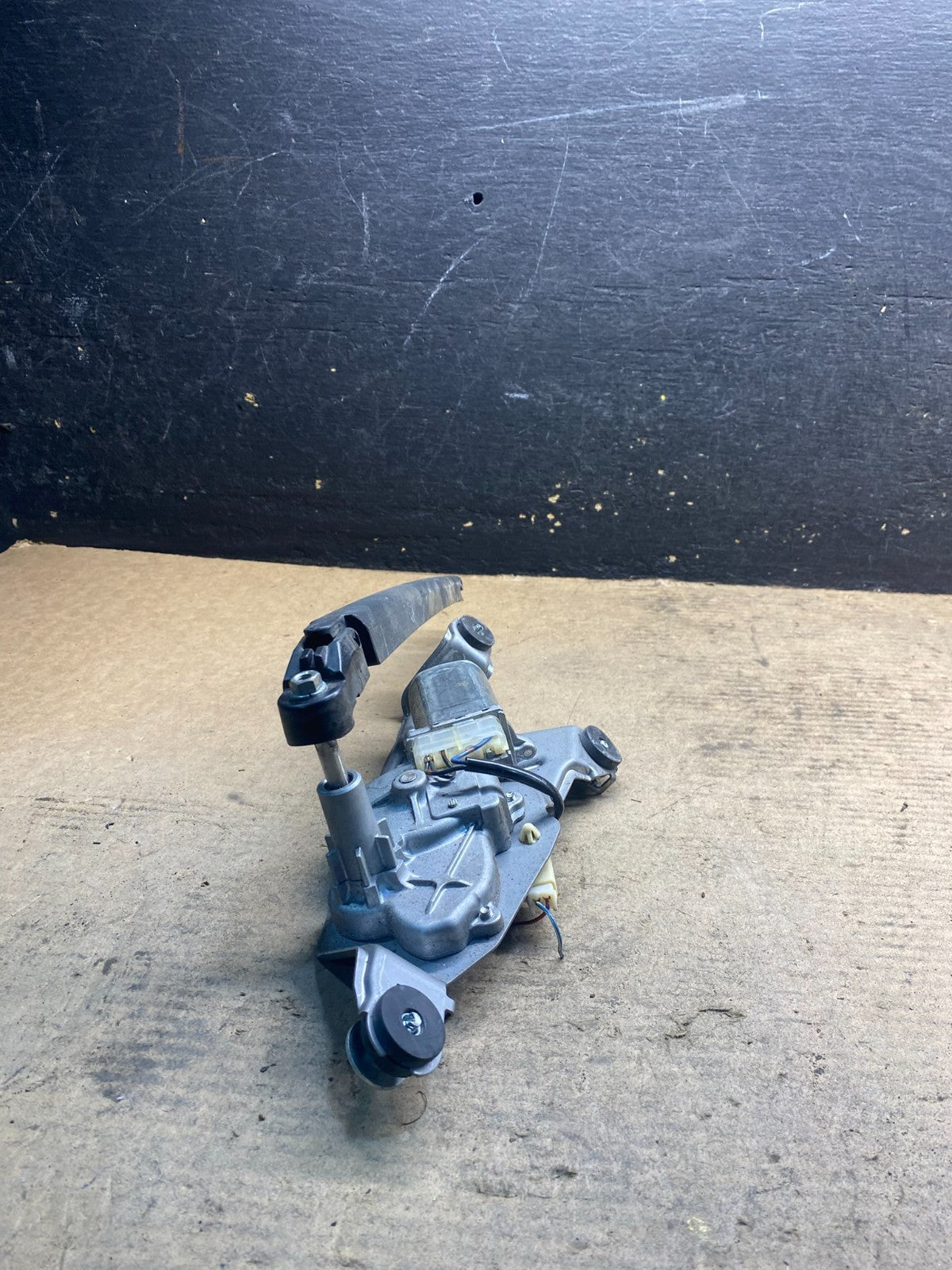 2007 to 2015 Mazda CX-9 CX9 Windshield Rear Wiper Motor AA2805 DG4