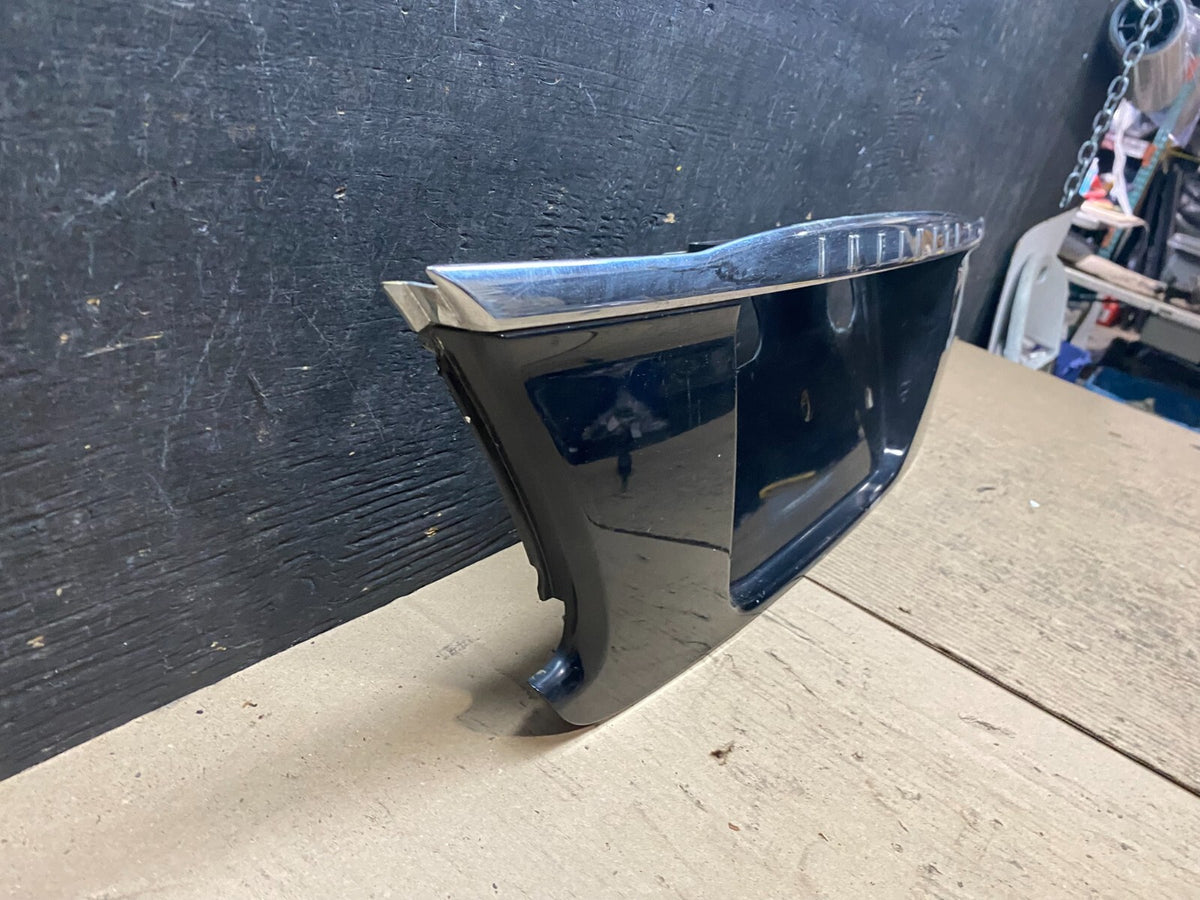 2000 2001 Infiniti I30 Rear Trunk Deck Finish Panel License Plate Trim N3298 DG2