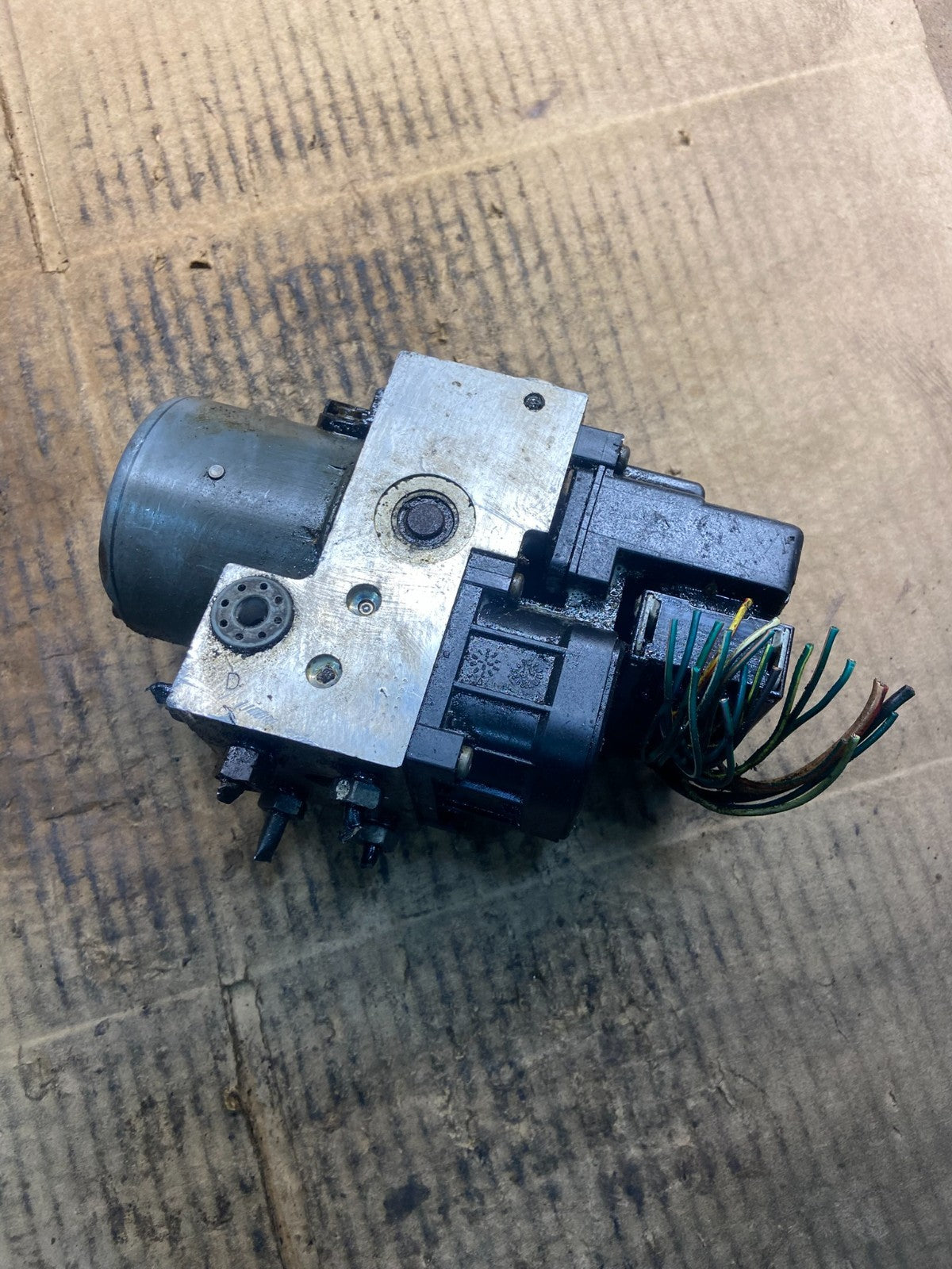 2004 2005 Dodge Durango ABS Anti Lock Brake Pump OEM y4388 DG4