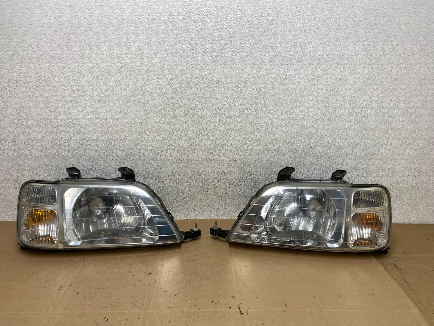 1997 to 2001 Honda CR-V Crv Left+Right Set Chrome Headlights Halogen AE5977 DW0