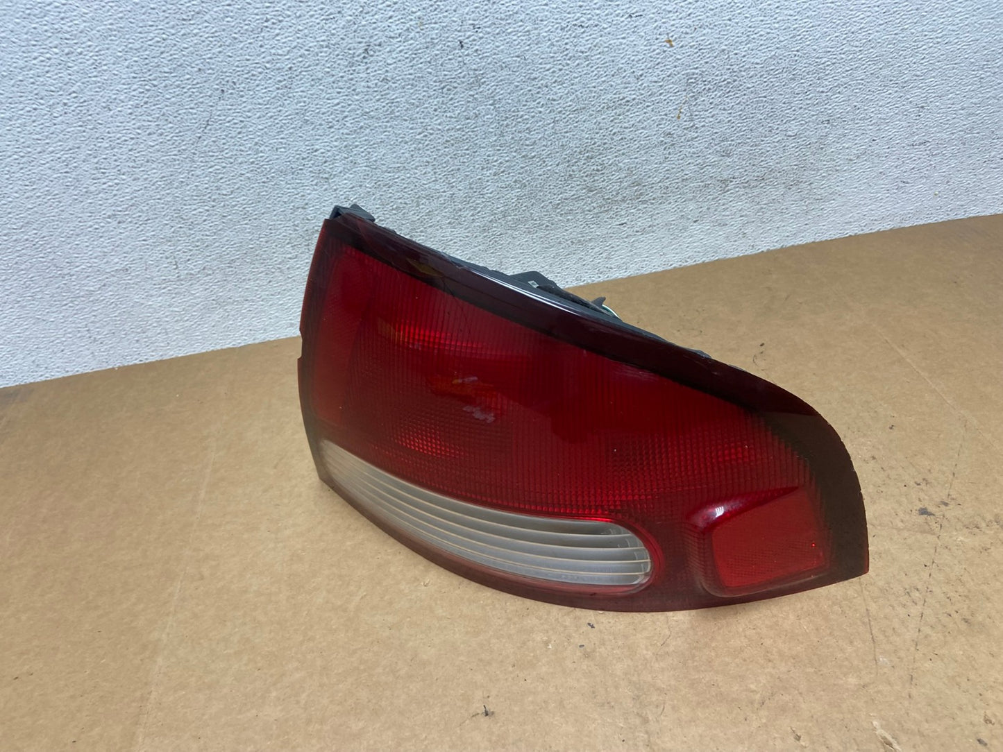 2000 2001 2002 2003 Nissan Sentra Right Passenger Side Tail Light AE3020 LK1