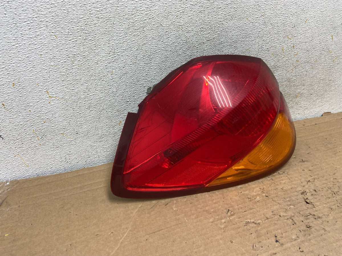 2005 2006 2007 Subaru Legacy Left Driver LH Side Tail Light AH9179 DG1