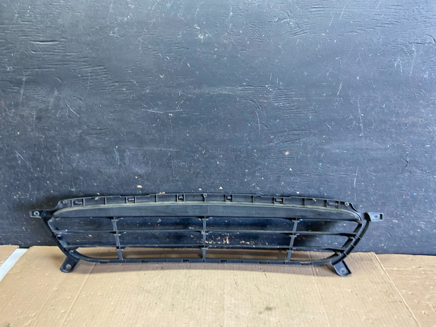 2012 to 2014 Hyundai Accent Front Bumper Lower Center Grille Q5700 DG3