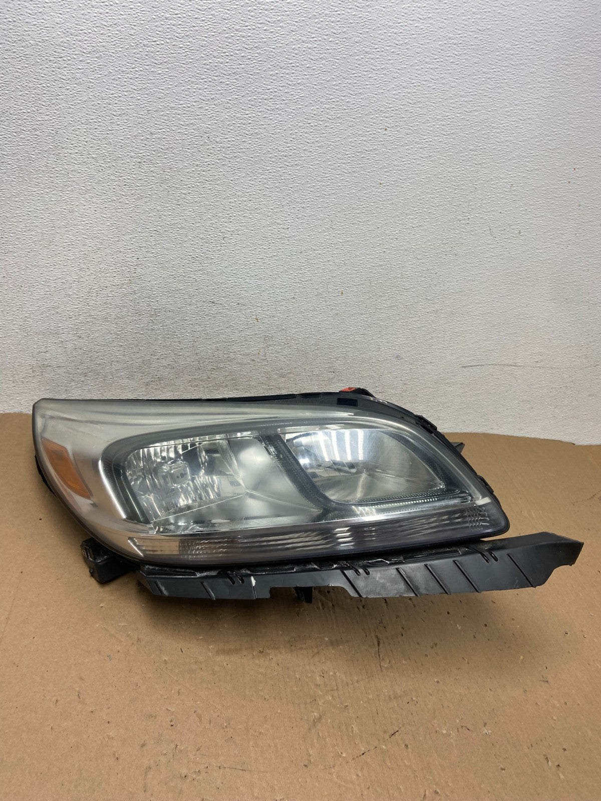 2013 - 2015 Chevrolet Malibu Right Passenger Halogen Headlight AD7744 DW0