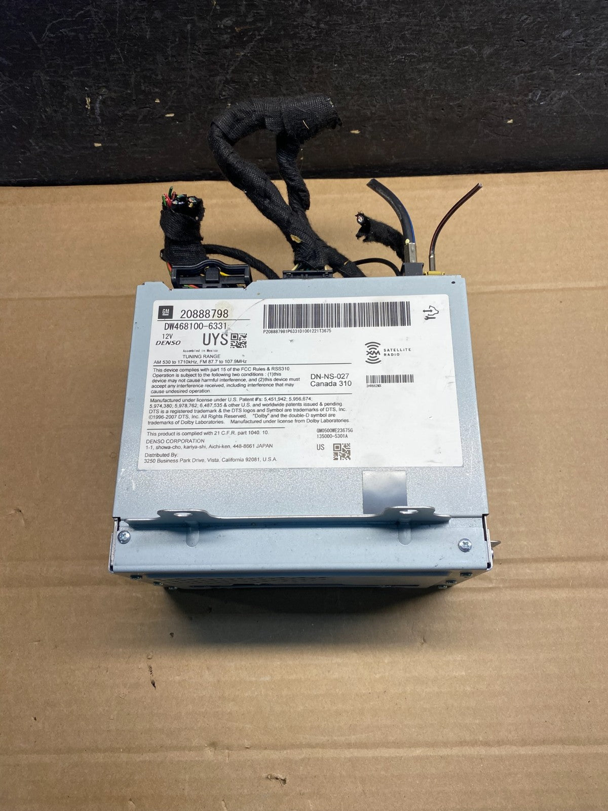 2010 to 2012 Cadillac SRX AM/FM/CD/MP3 Radio Head Unit Receiver AE8138 DG3