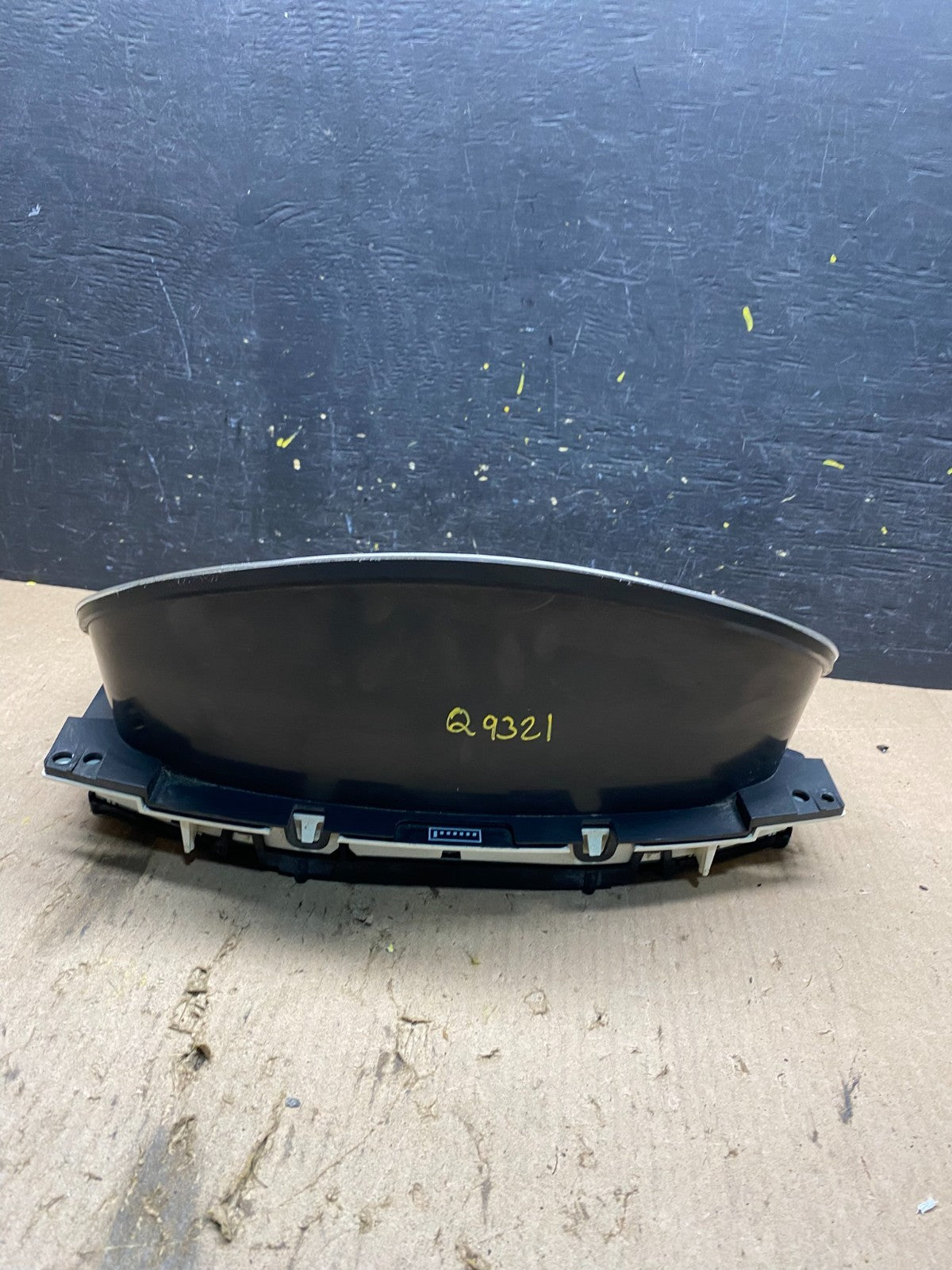 2004 to 2007 Chevrolet Express Speedometer Cluster Gauge OEM Q9321 DG4