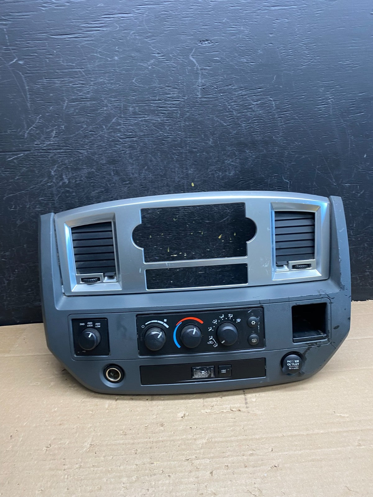 2006 to 2008 Dodge Ram Radio Climate Control A/C Heat Dash Bezel Trim ag6435 DG0