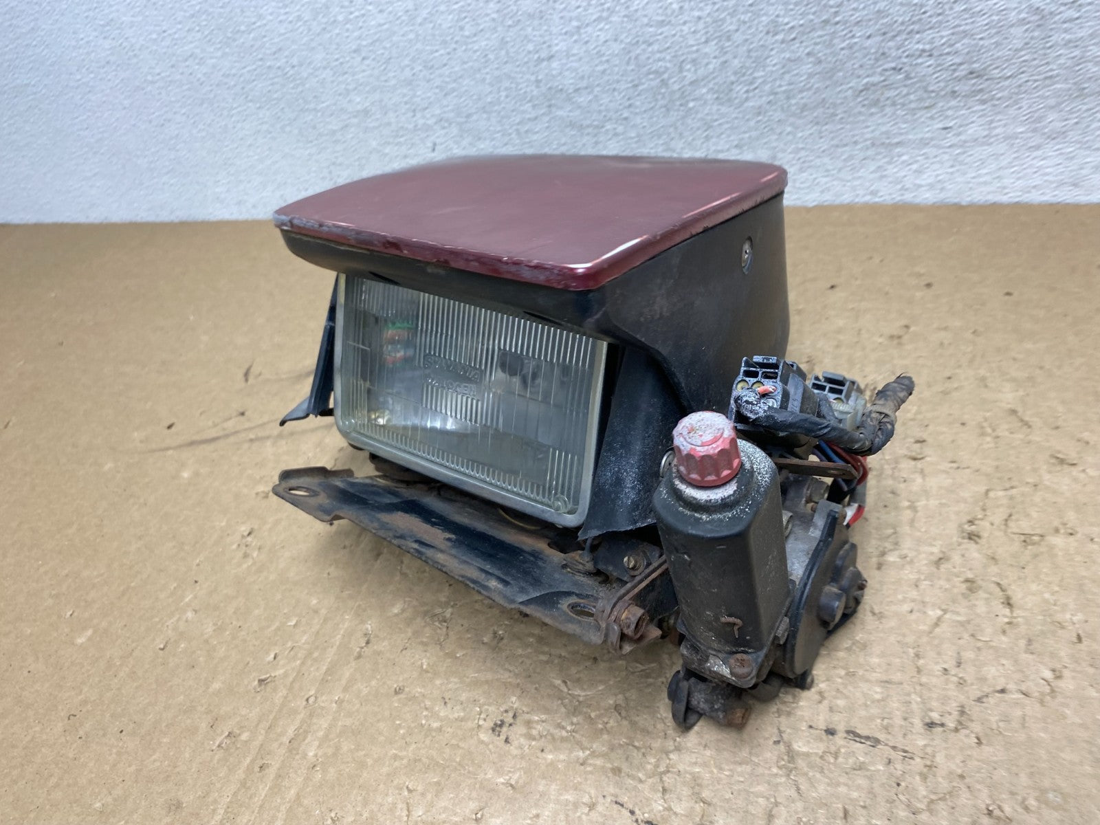 1991 to 1993 Mitsubishi 3000GT Right Passenger Headlight W Motor AG1422 DG1