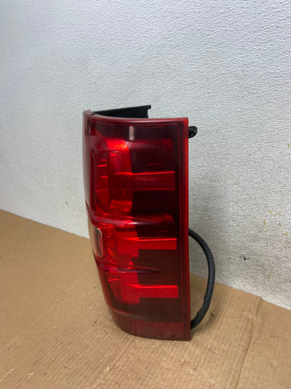 2008-2014 Chevrolet Tahoe Suburban Right Passenger Rh Tail Light AI5896 LK1