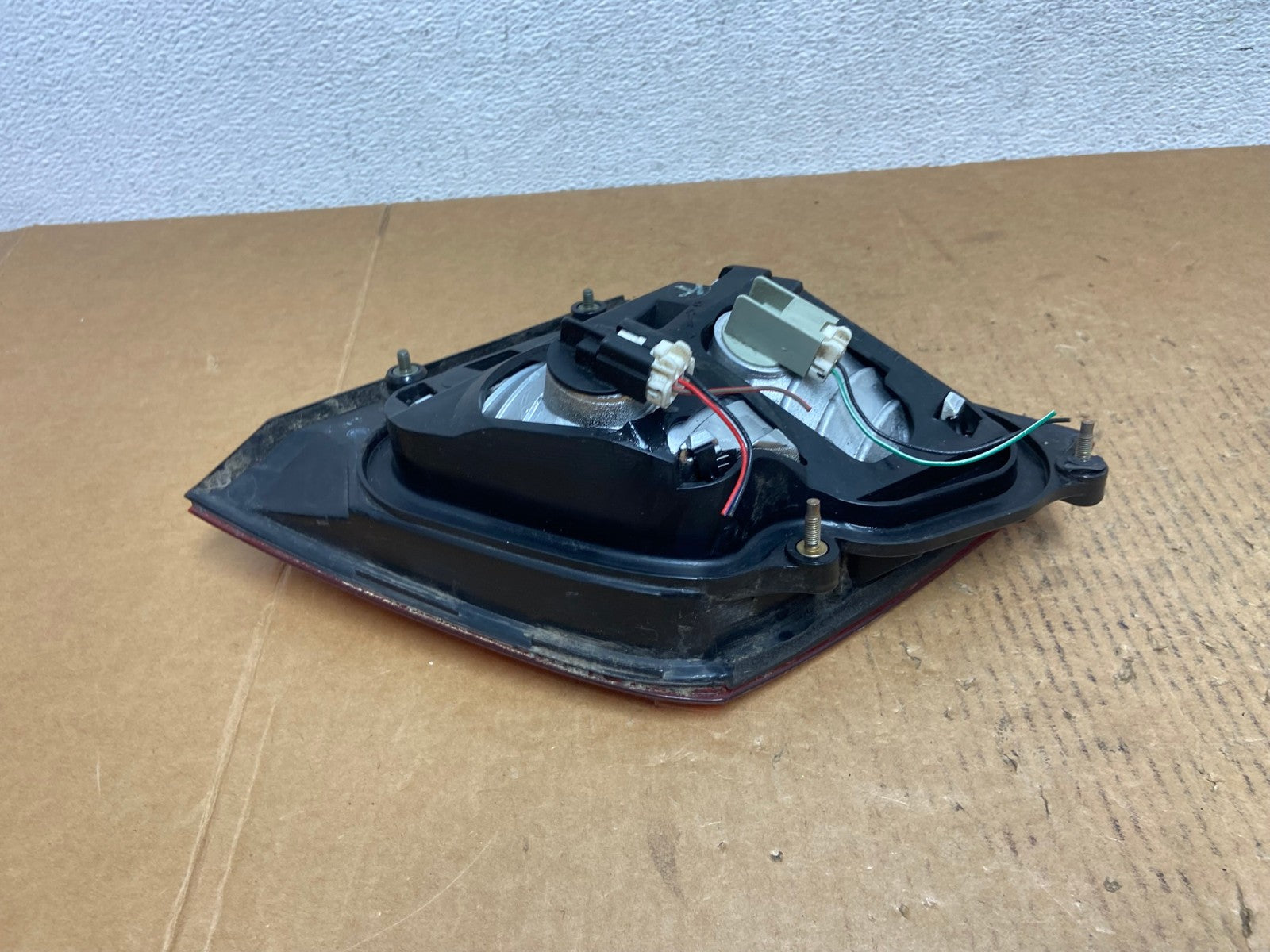 2002 - 2004 Infiniti i35 Inner Left Driver LH Side Tail Light AE0480 LK5